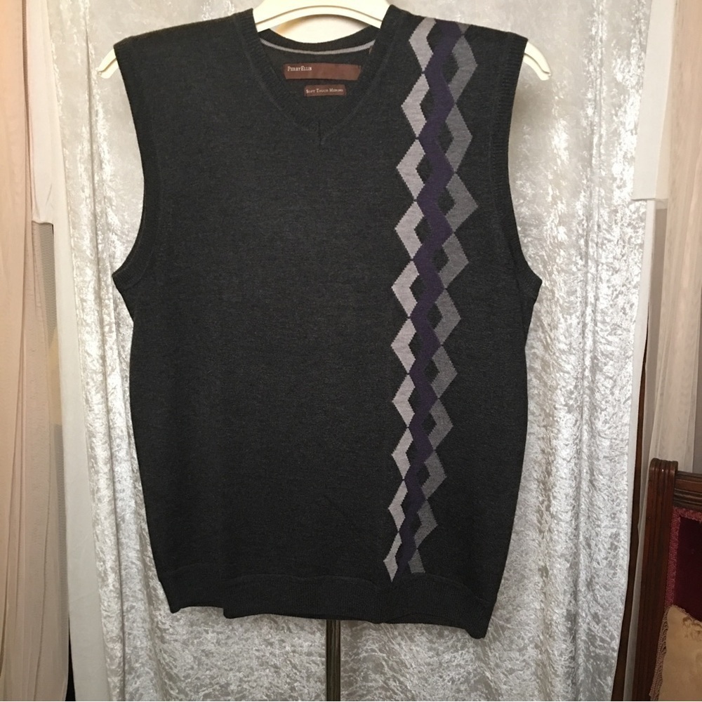 Perry Ellis  Vest Merino Wool in Gray with design Size M